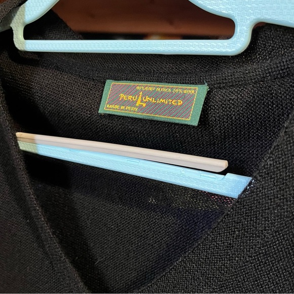 Peru Unlimited Black Alpaca Wool Blend Sweater Vest Office Classic Preppy - Picture 3 of 9